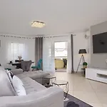 Apartman Comfortable Near The Póla
