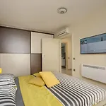 Comfortable Near The Apartman